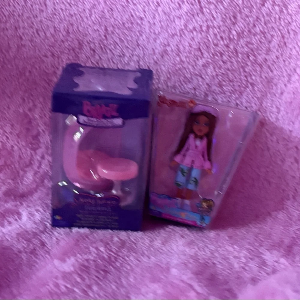 Mini bratz doll and chair nib - Picture 2 of 2